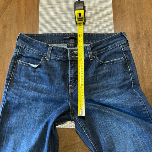 Levi’s 526 Slender Bootcut Jeans - Picture 9 of 9